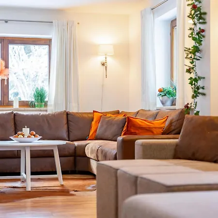 Neva * Saalbach-Hinterglemm